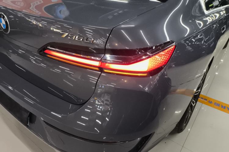 Used BMW 7 Series 2023 735Li Luxury Package Right Rear Taillight