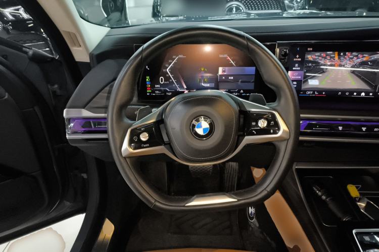 Used BMW 7 Series 2023 735Li Luxury Package Steering Wheel