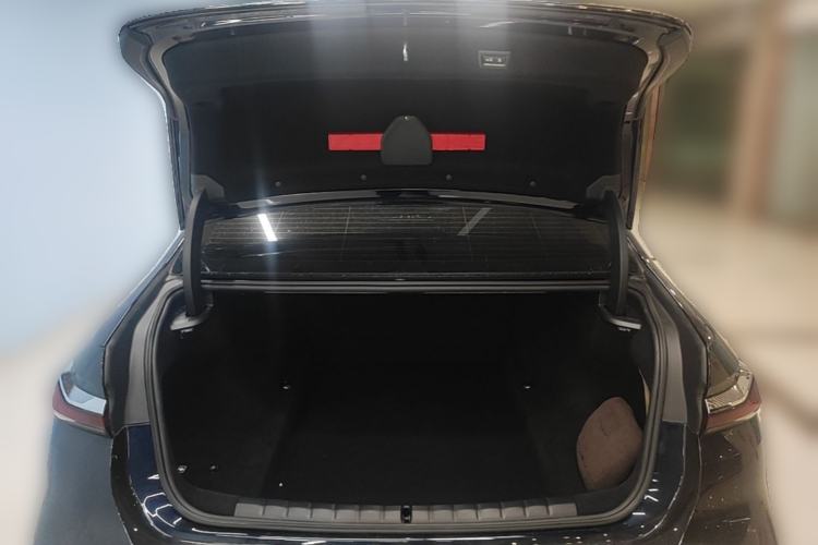 Used BMW 7 Series 2023 735Li M Sport Package Trunk