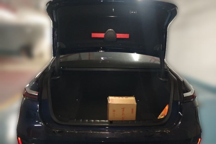Used BMW 7 Series 2023 735Li M Sport Package Trunk