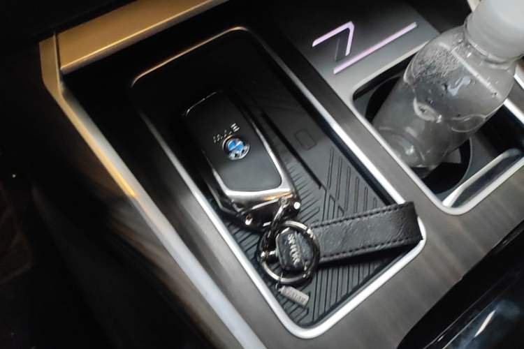 Used BMW 7 Series 2023 735Li M Sport Package Vehicle Key