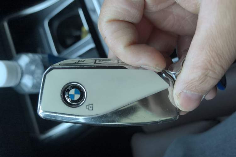 Used BMW 7 Series 2023 740Li Luxury Edition with Premium Package Vehicle Key