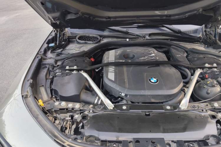 Used BMW 7 Series 2023 735Li M Sport Package Engine Bay Right