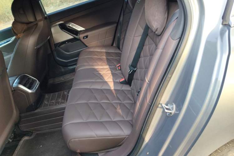 Used BMW 7 Series 2023 735Li M Sport Package Left Rear Seat
