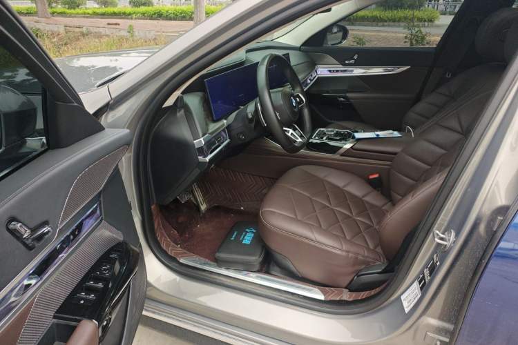 Used BMW 7 Series 2023 735Li M Sport Package Driver Seat