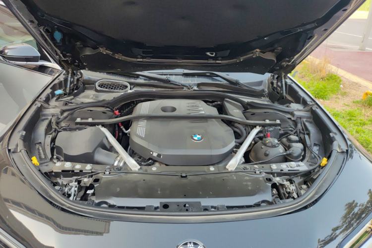 Used BMW 7 Series 2023 735Li Luxury Package Engine Bay
