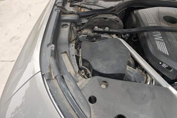 Used BMW 7 Series 2023 735Li M Sport Package Engine Bay Right