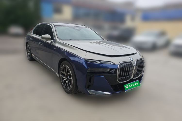 Used BMW 7 Series 2023 735Li M Sport Package Front Right 45 Deg