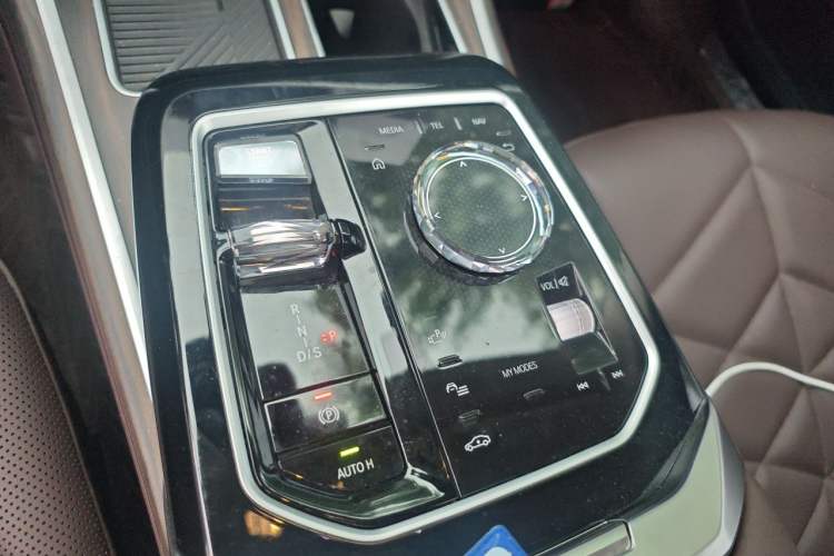 Used BMW 7 Series 2023 735Li M Sport Package Gear Lever