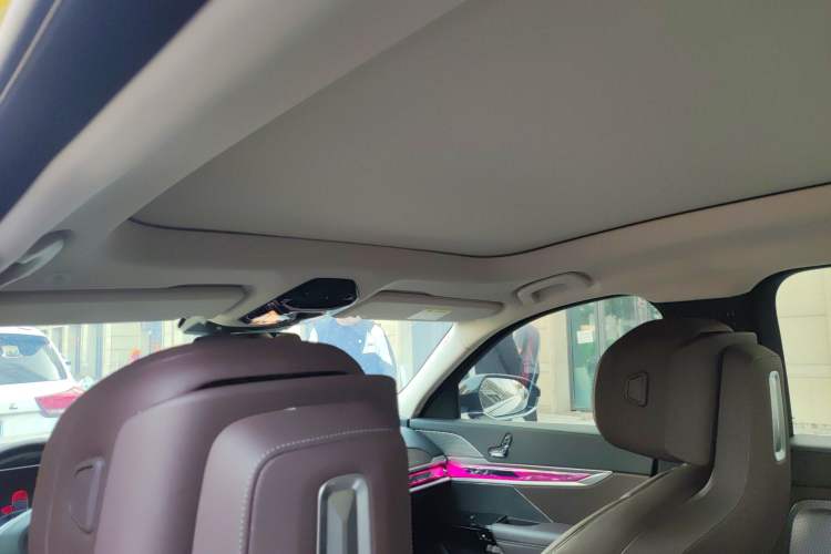 Used BMW 7 Series 2023 735Li Luxury Package Headliner