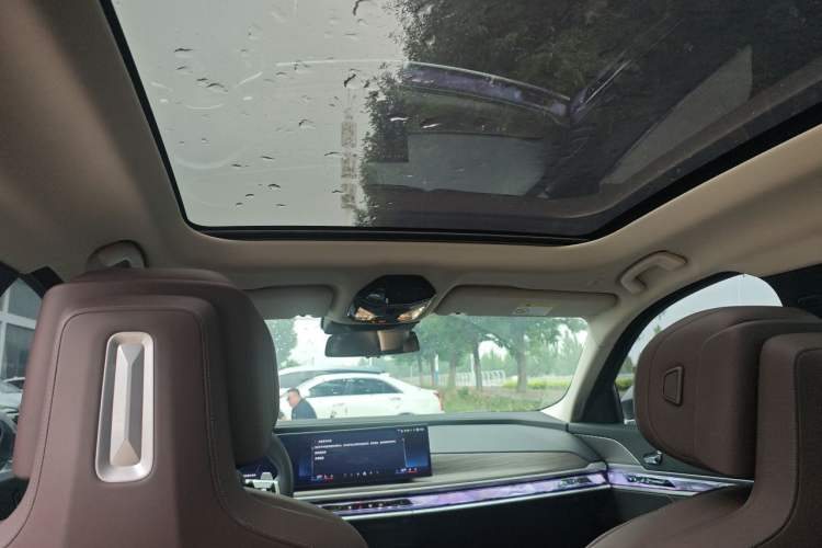 Used BMW 7 Series 2023 735Li M Sport Package Headliner