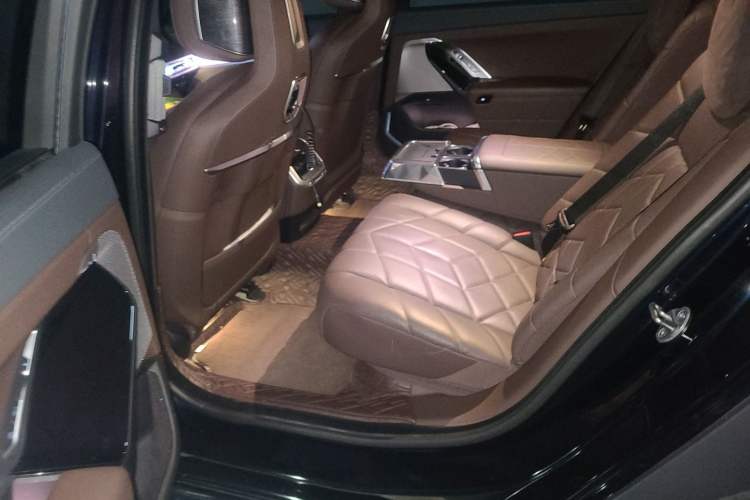 Used BMW 7 Series 2023 740Li Luxury Edition M Sport Package Left Rear Seat