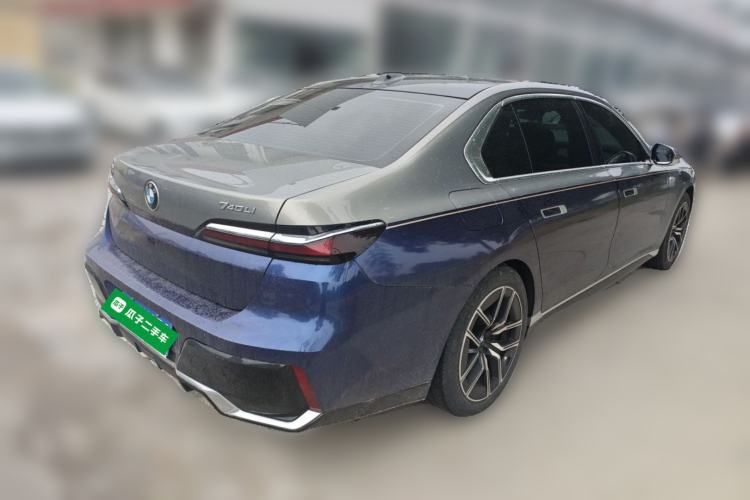 Used BMW 7 Series 2023 735Li M Sport Package Rear Right 45 Deg