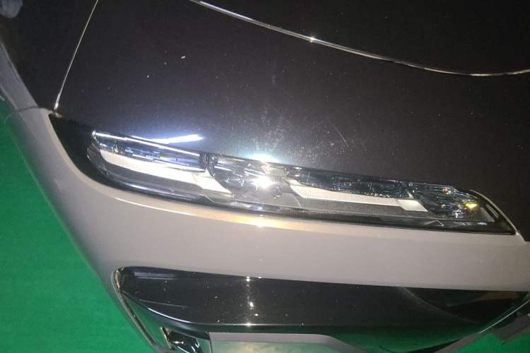 Used BMW 7 Series 2023 740Li Luxury Edition M Sport Package Right Front Headlight