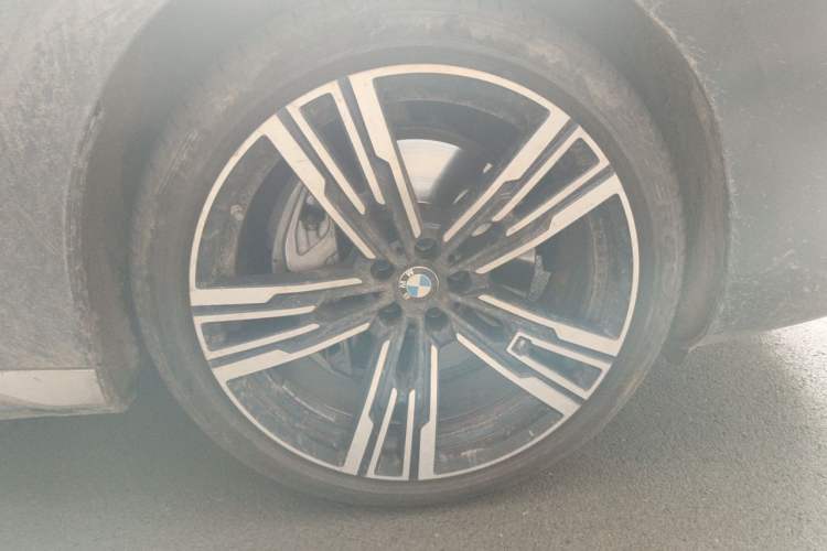 Used BMW 7 Series 2023 740Li Leading Edition Luxury Package Right Front Wheel Hub