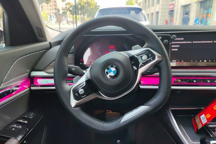Used BMW 7 Series 2023 735Li Luxury Package Steering Wheel