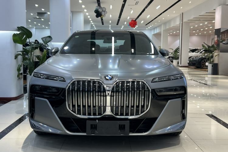 Used BMW 7 Series 2023 740Li Luxury Edition M Sport Package Exterior 2