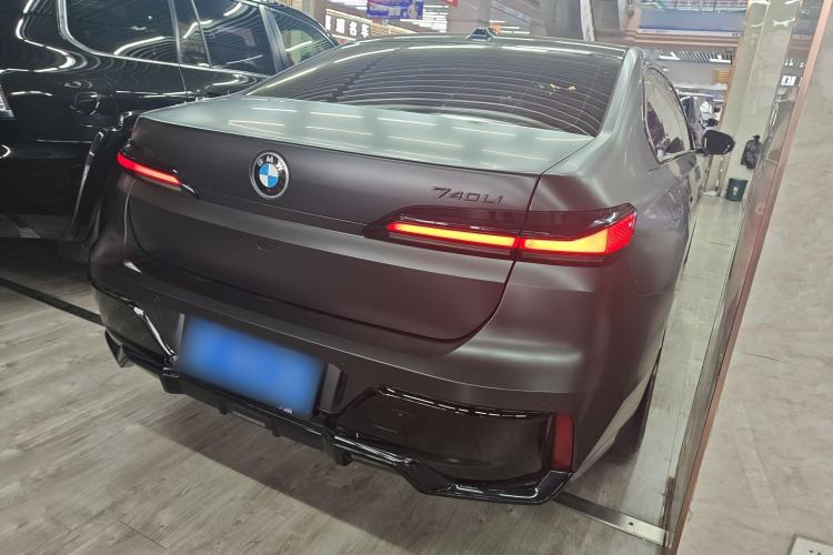 Used BMW 7 Series 2023 735Li M Sport Package Exterior 3