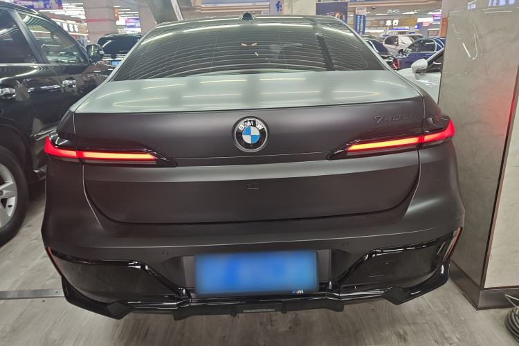 Used BMW 7 Series 2023 735Li M Sport Package Exterior 4