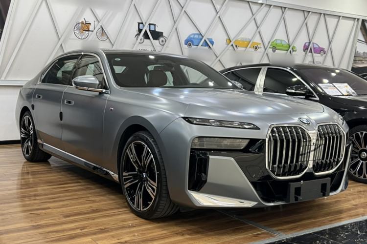 Used BMW 7 Series 2023 740Li Luxury Edition M Sport Package Exterior 4