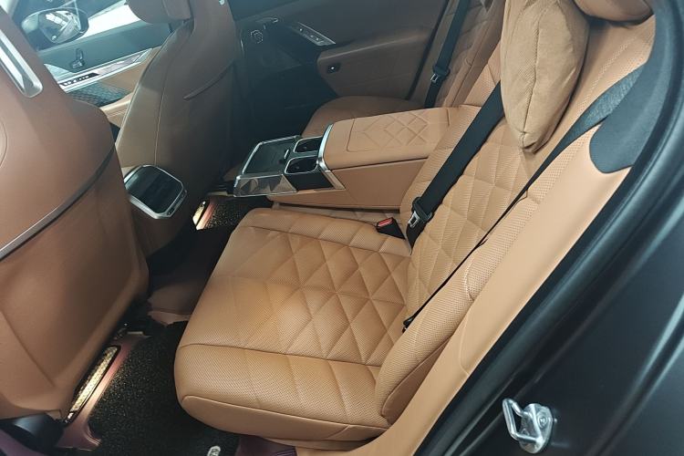 Used BMW 7 Series 2023 735Li M Sport Package Interior 1