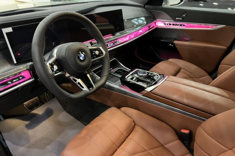 Used BMW 7 Series 2023 740Li Luxury Edition M Sport Package Interior 3