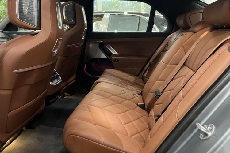 Used BMW 7 Series 2023 740Li Luxury Edition M Sport Package Interior 4