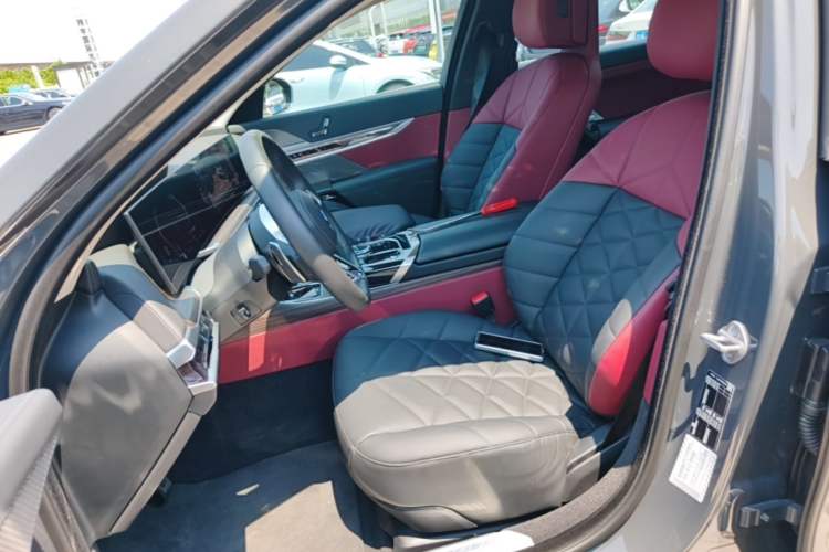 Used BMW 7 Series 2023 735Li M Sport Package Left Front Seat