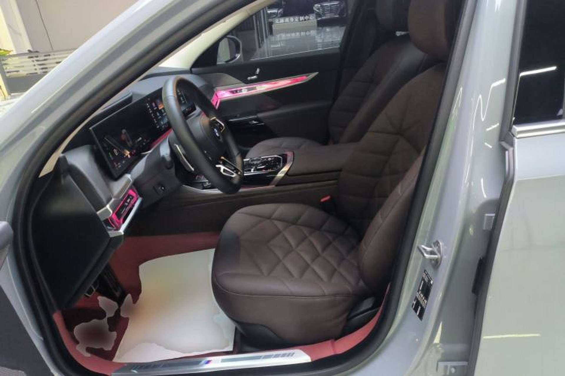 Used BMW 7 Series 2023 735Li M Sport Package Left Front Seat