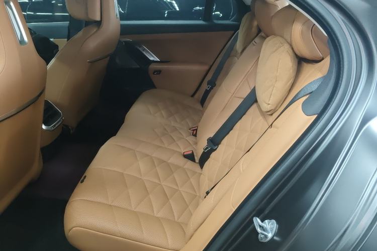 Used BMW 7 Series 2023 735Li M Sport Package Left Rear Seat