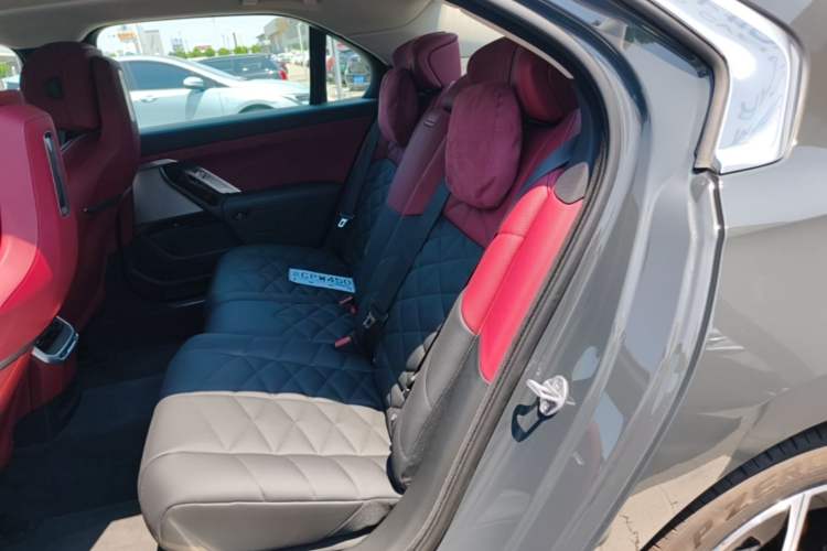 Used BMW 7 Series 2023 735Li M Sport Package Left Rear Seat