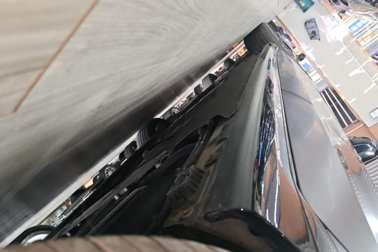 Used BMW 7 Series 2023 735Li M Sport Package Left Side Sill