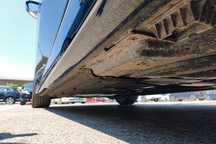 Used BMW 7 Series 2023 735Li M Sport Package Left Side Sill