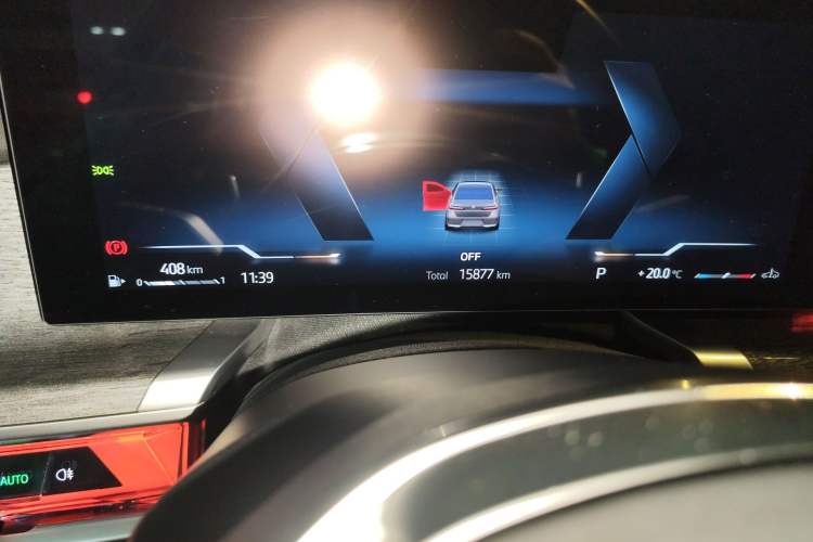 Used BMW 7 Series 2023 735Li Luxury Package Odometer Close Up