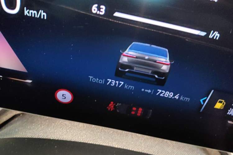 Used BMW 7 Series 2023 740Li Leading Model M Sport Package Odometer Close Up