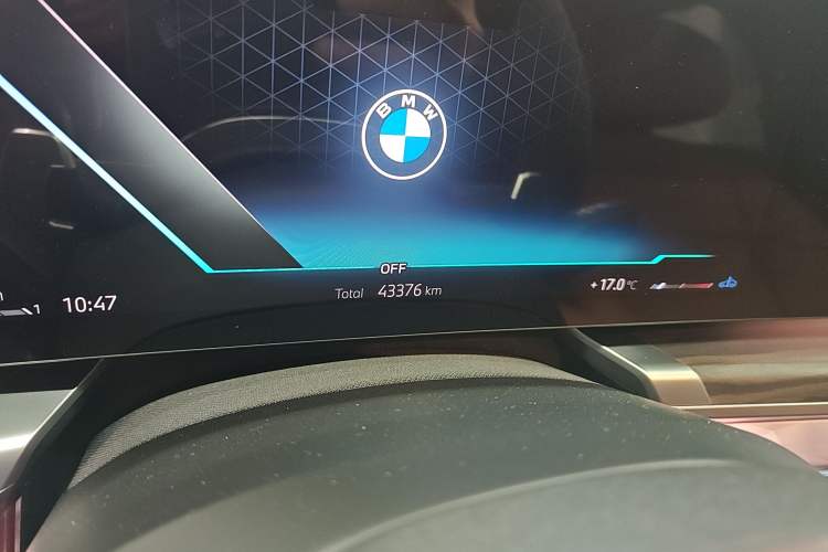 Used BMW 7 Series 2023 735Li M Sport Package Odometer Close Up