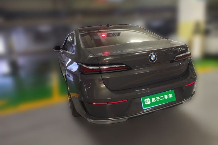Used BMW 7 Series 2023 735Li Luxury Package Rear Left 45 Deg
