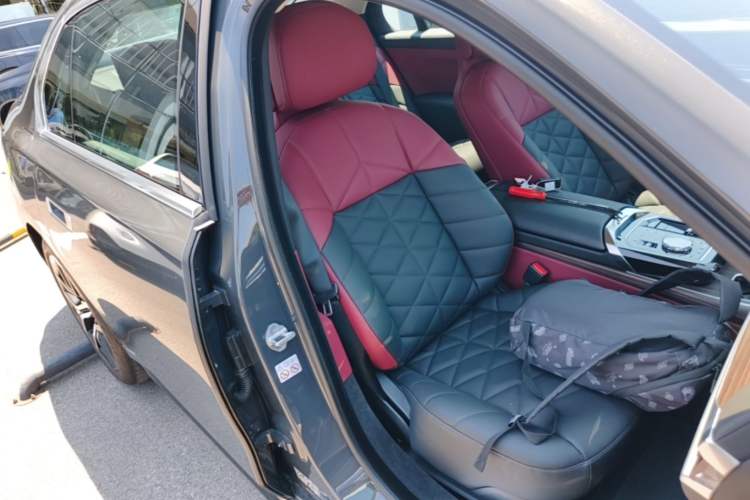 Used BMW 7 Series 2023 735Li M Sport Package Right Front Seat