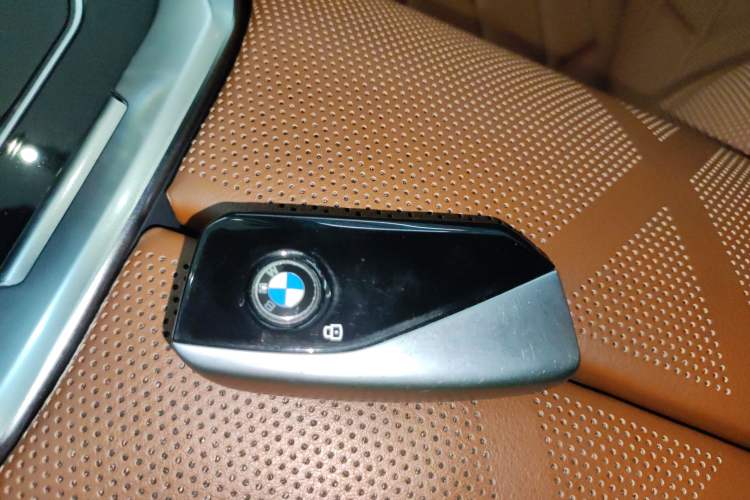 Used BMW 7 Series 2023 740Li Luxury Edition M Sport Package Vehicle Key