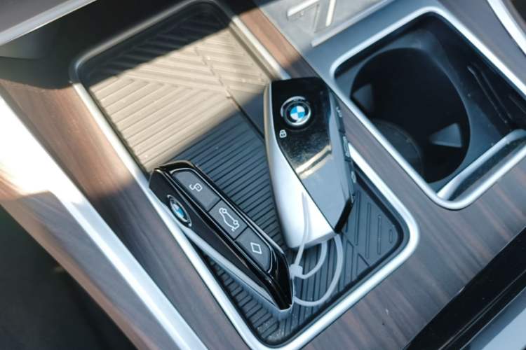 Used BMW 7 Series 2023 735Li M Sport Package Vehicle Key