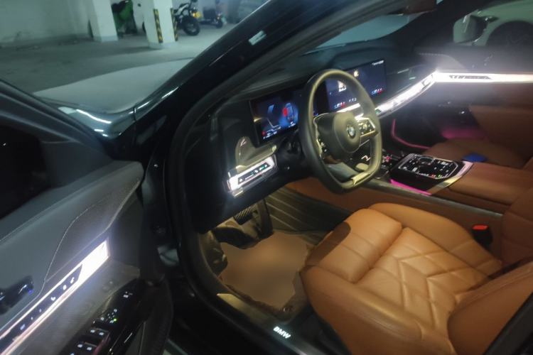 Used BMW 7 Series 2023 Updated 740Li Luxury Package Premium Edition Driver Seat