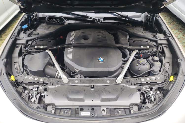 Used BMW 7 Series 2023 735Li Luxury Package Engine Bay