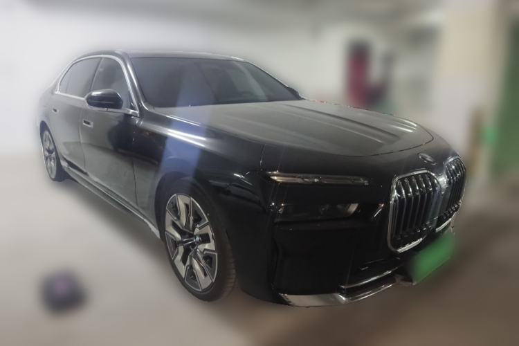 Used BMW 7 Series 2023 Updated 740Li Luxury Package Premium Edition Front Right 45 Deg