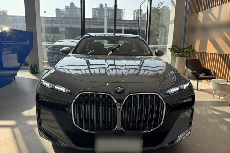 Used BMW 7 Series 2023 740Li Leading Model M Sport Package Exterior 1