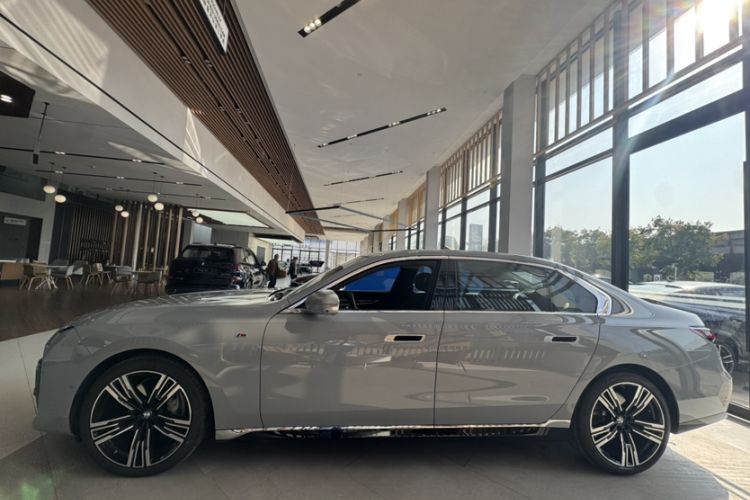 Used BMW 7 Series 2023 740Li Leading Model M Sport Package Exterior 3