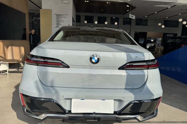 Used BMW 7 Series 2023 740Li Leading Model M Sport Package Exterior 4