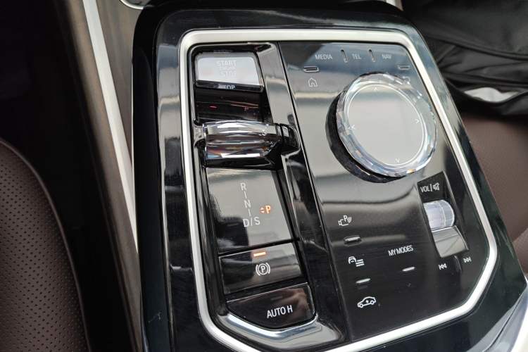 Used BMW 7 Series 2023 735Li M Sport Package Gear Lever