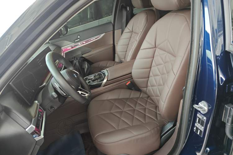 Used BMW 7 Series 2023 735Li M Sport Package Left Front Seat