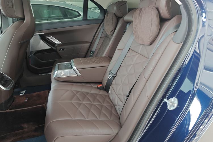 Used BMW 7 Series 2023 735Li M Sport Package Left Rear Seat