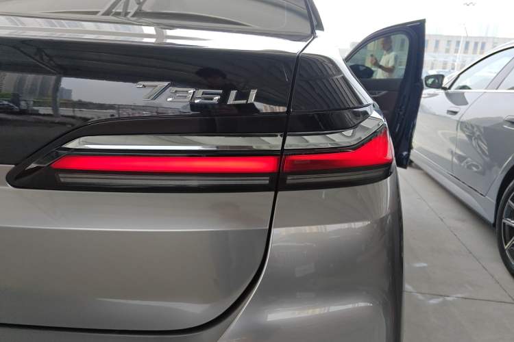 Used BMW 7 Series 2023 735Li M Sport Package Right Rear Taillight